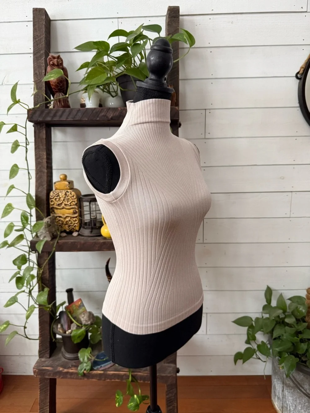 Aura Sleeveless Ribbed Turtleneck Top - Blush Pink - Picture 13 of 17